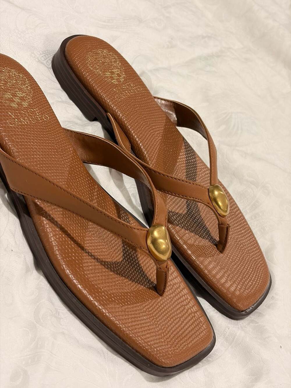 Vince Camuto Sandal Size 8M/39 Brown Thong Flat Gold Accent